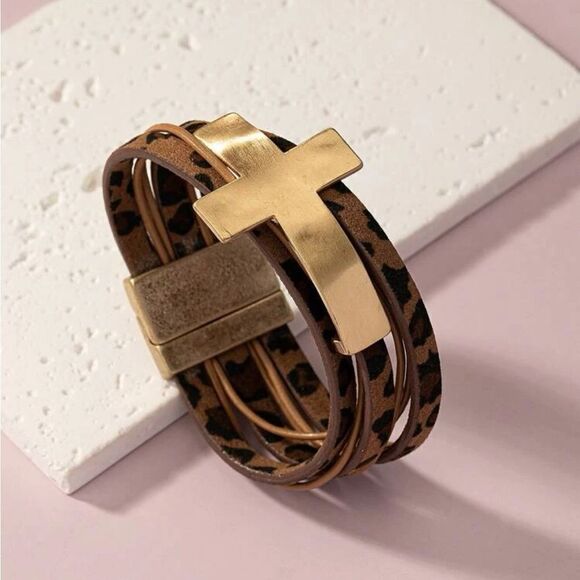 Fake suede Cross Decor Leopard Pattern Bracelet with magnetic closure - Picture 5 of 15